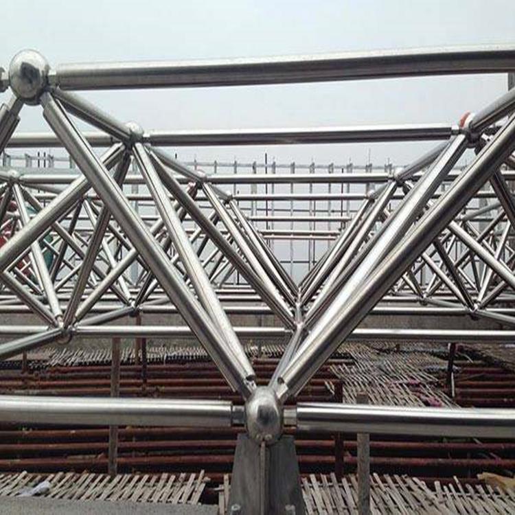 精湛工藝鑄就空間藝術(shù)——徐州先禾鋼結(jié)構(gòu)帶你了解采光頂與球形網(wǎng)架加工